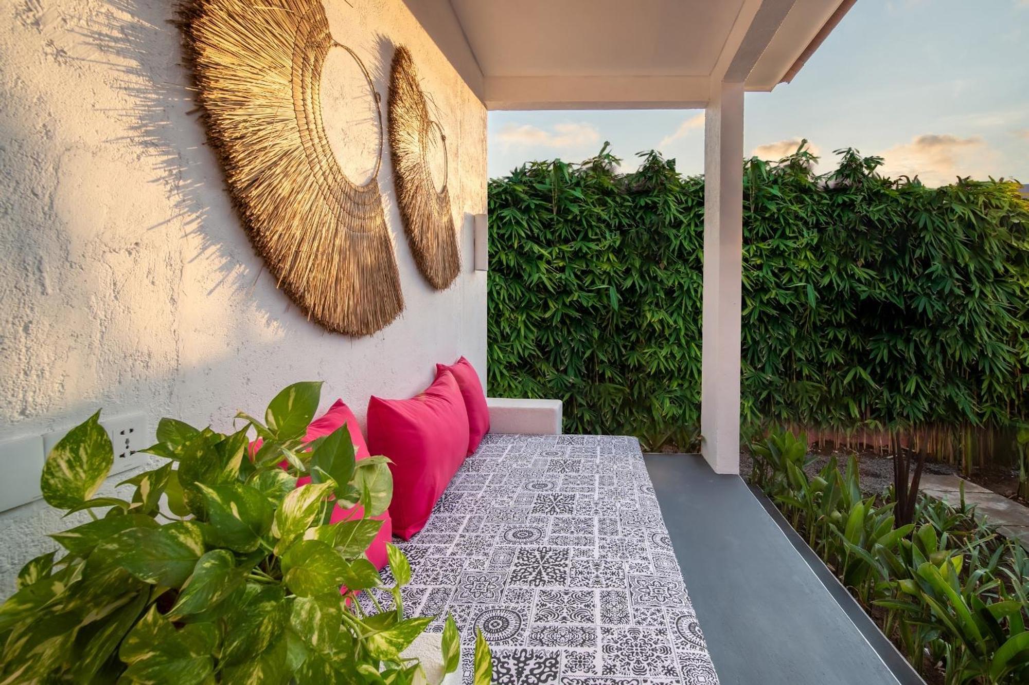 Bed and Breakfast Pinkprivate Balangan - For Cool Adults Only Джимбаран Экстерьер фото