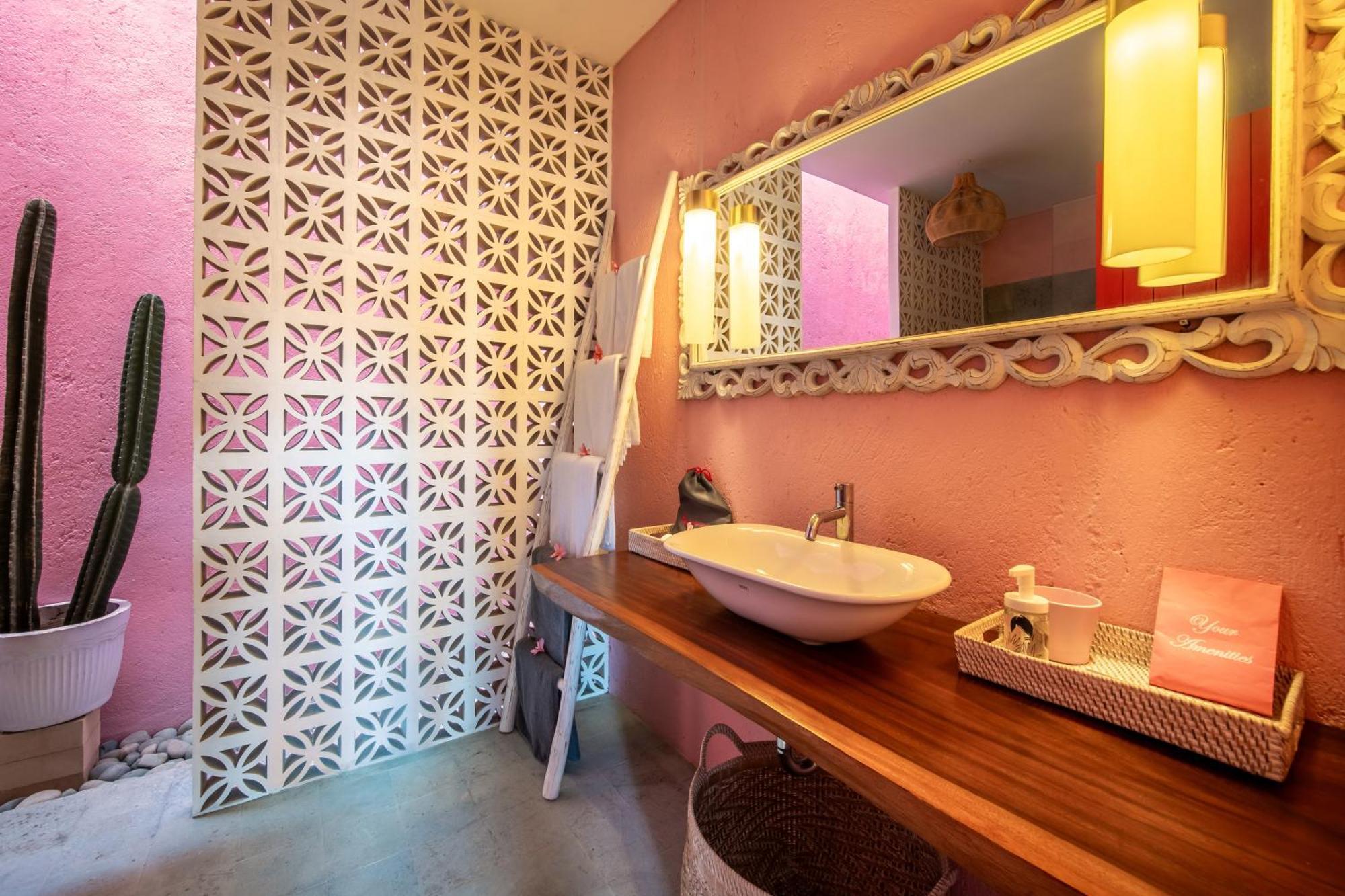 Bed and Breakfast Pinkprivate Balangan - For Cool Adults Only Джимбаран Экстерьер фото