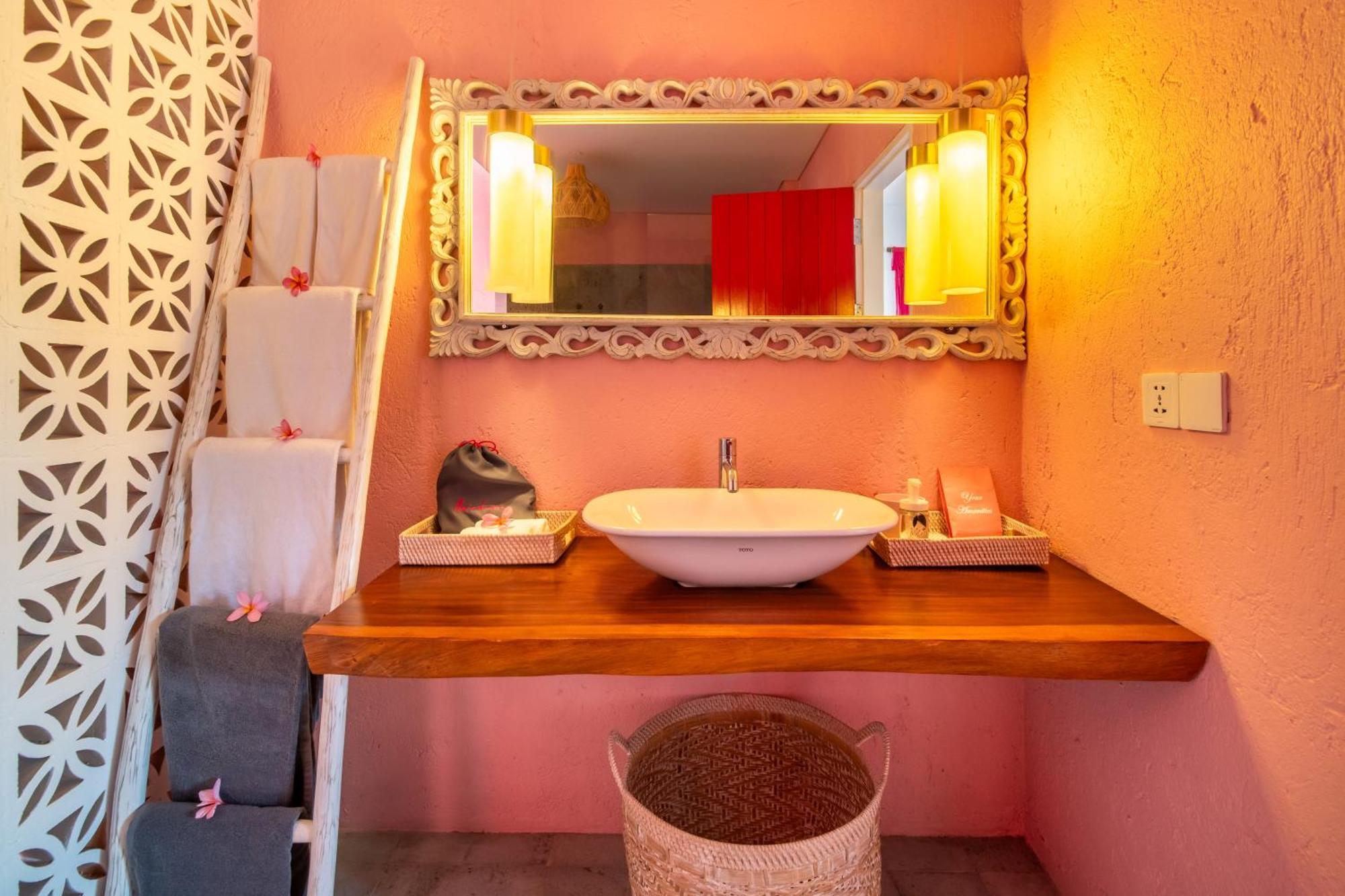 Bed and Breakfast Pinkprivate Balangan - For Cool Adults Only Джимбаран Экстерьер фото