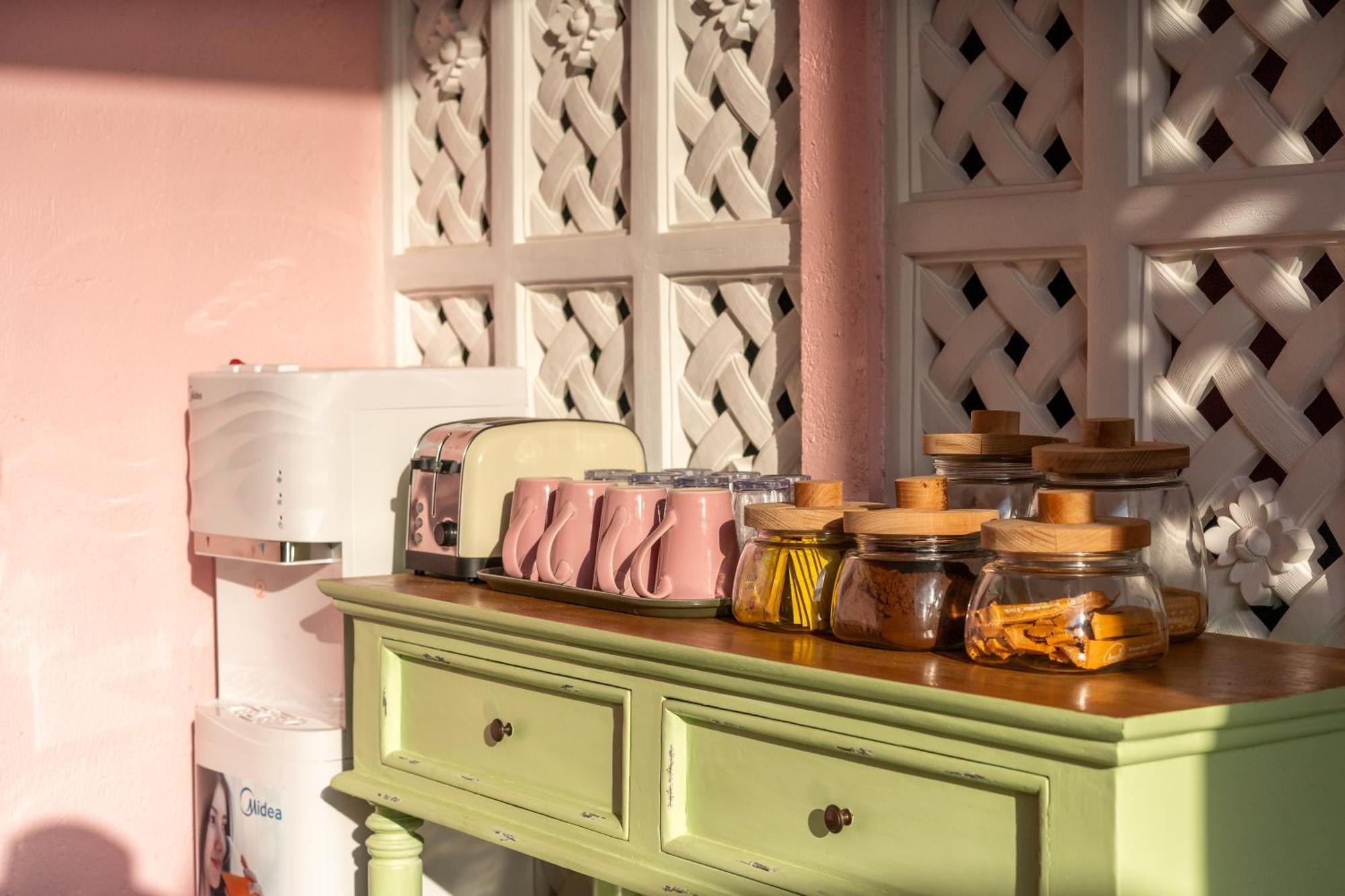 Bed and Breakfast Pinkprivate Balangan - For Cool Adults Only Джимбаран Экстерьер фото